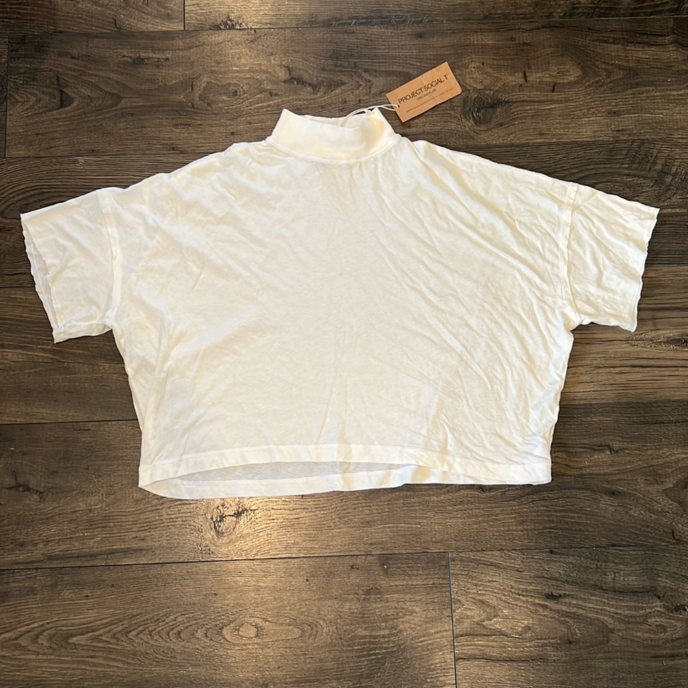 PROJECT SOCIAL TEE BOXY MOCK NECK TEE IN CREAM